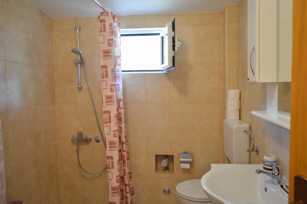 Apartment Sunny บาร์ ภายนอก รูปภาพ